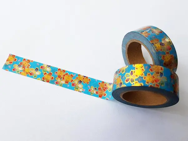 banda adeziva washi tape albastra cu flori