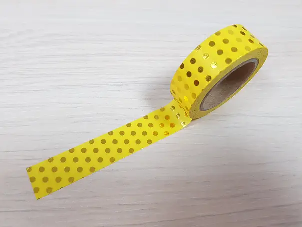 banda adeziva washi tape galbena cu buline aurii