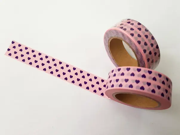 banda adeziva washi tape roz cu inimioare mov