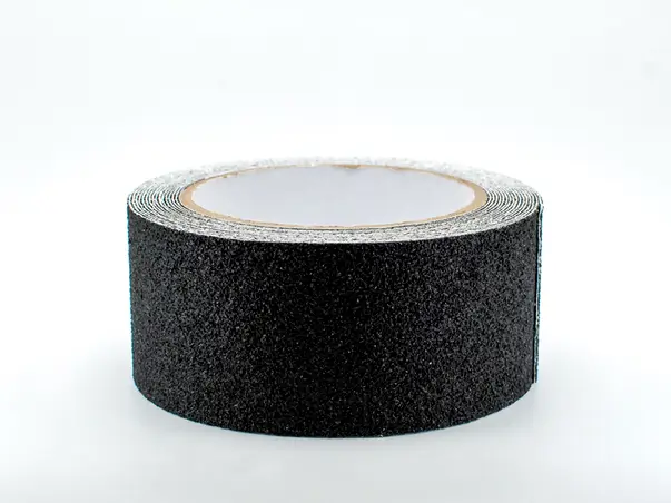 banda antialunecare autoadeziva cu granulatie grosiera negru scari podele s0