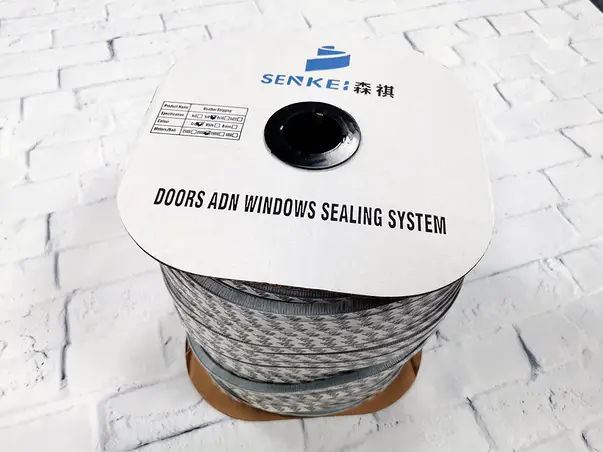 banda autoadeziva tip perie pentru etansare ferestre usi glisante dressing uri 2