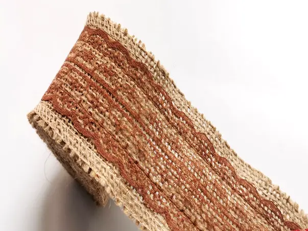 banda iuta cu dantela maro