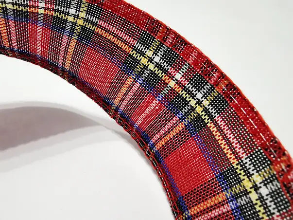 banda textila rosie cu carouri