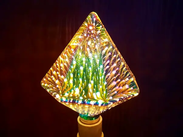 bec decorativ 3d led multicolor piramida