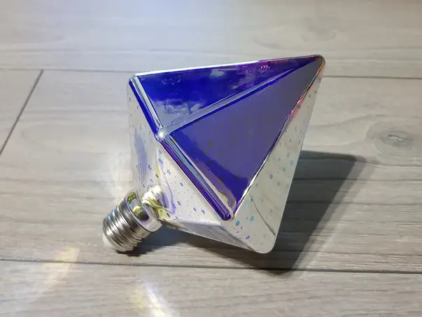 bec led decorativ piramida