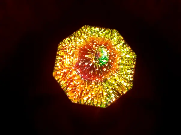 bec led multicolor piramida