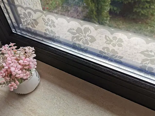 bordura autoadeziva model floral gri