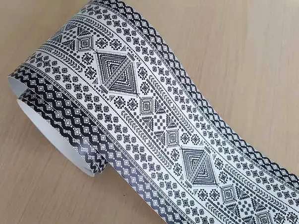 bordura decorativa motive traditionale alb negru