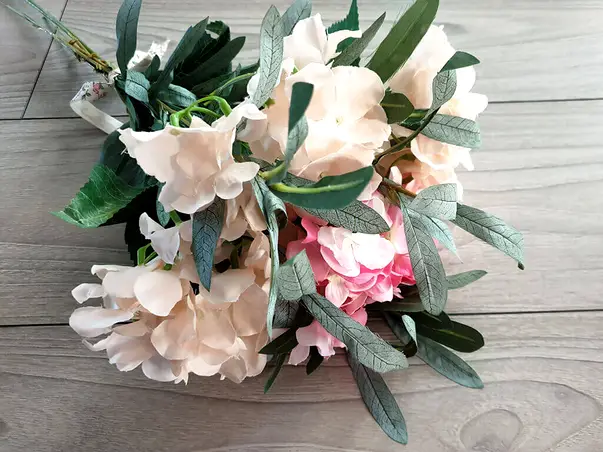 buchet flori artificiale hortensii crem