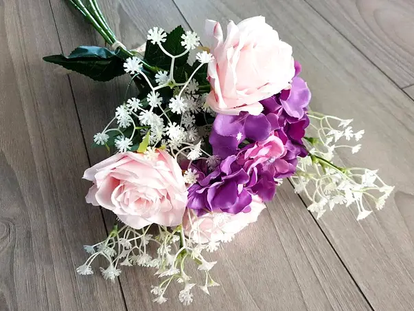 buchet flori artificiale roz