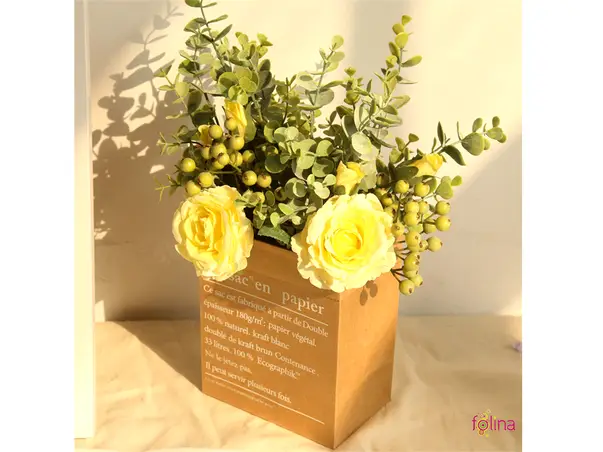 buchet flori artificiale trandafiri galbeni si eucalipt