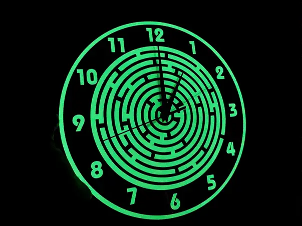 ceas de perete negru cu litere fosforescente maze folina 30 cm diametru