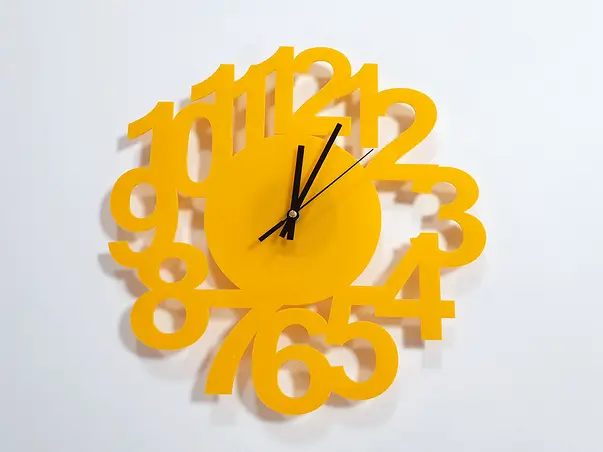 ceas decorativ office galben