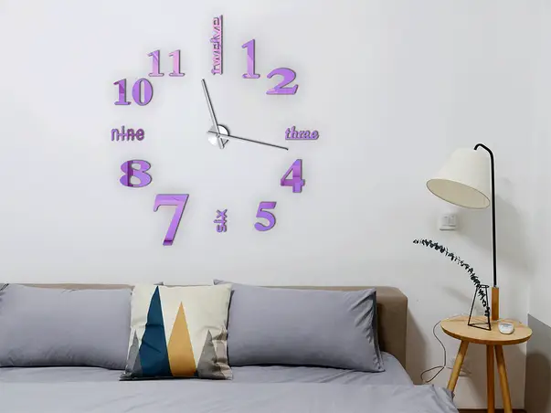 ceas perete dakota violet