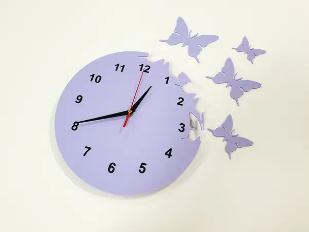 ceas perete fluturi lila