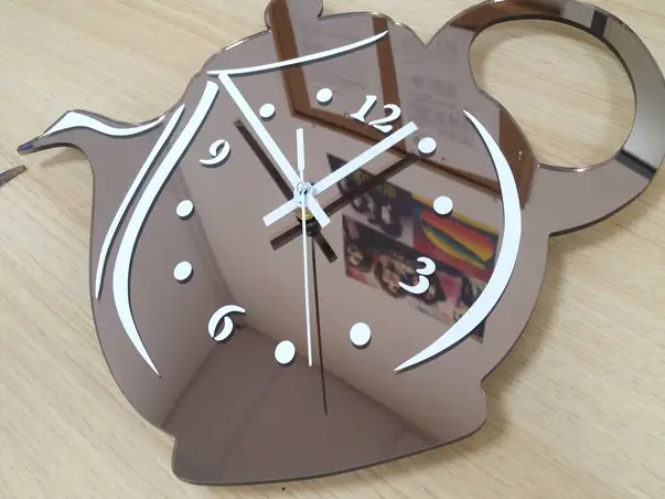 ceas perete oglinda bronz ceainic