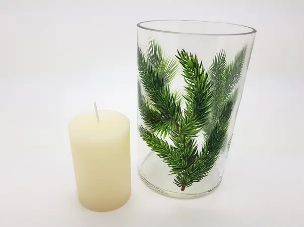 cilindru din sticla cu lumanare