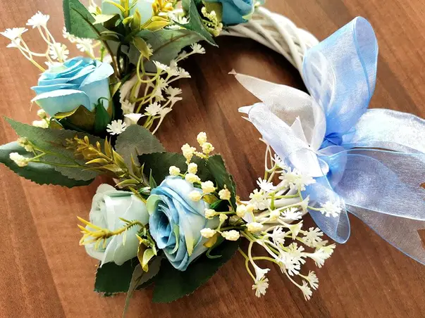 coronita decorativa flori albastre