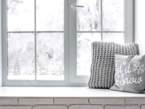 decor geam padure si cerbi pentru craciun