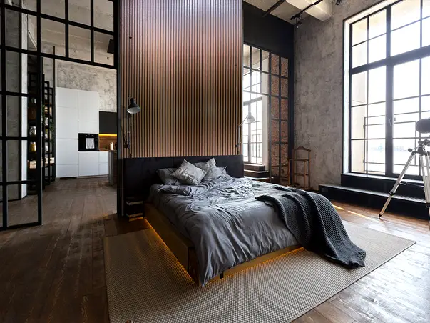 decor perete dormitor in stil industrial