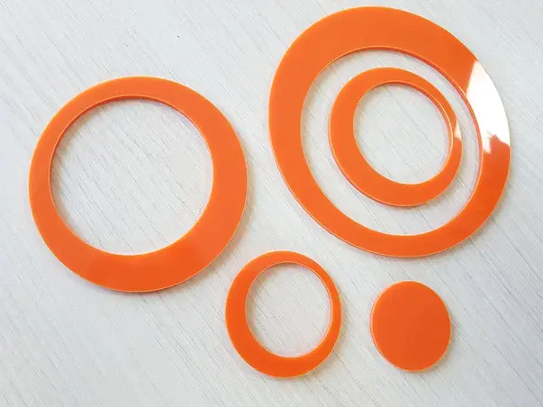 decoratiune acril cercuri portocalii