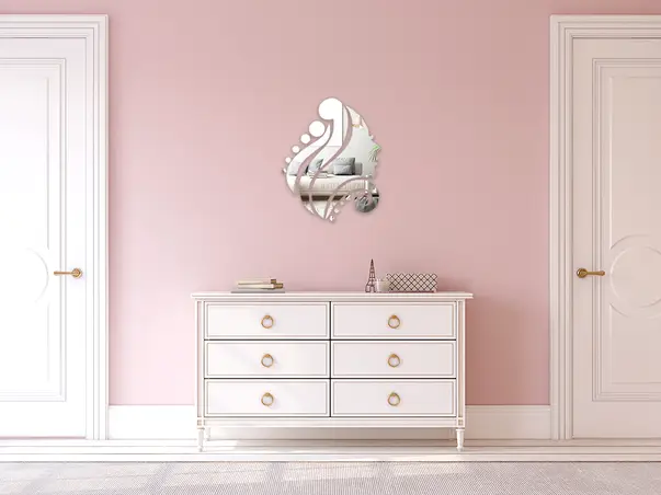 decoratiune de perete glamour girl din oglinda acrilica argintie 40x50 cm folina 4