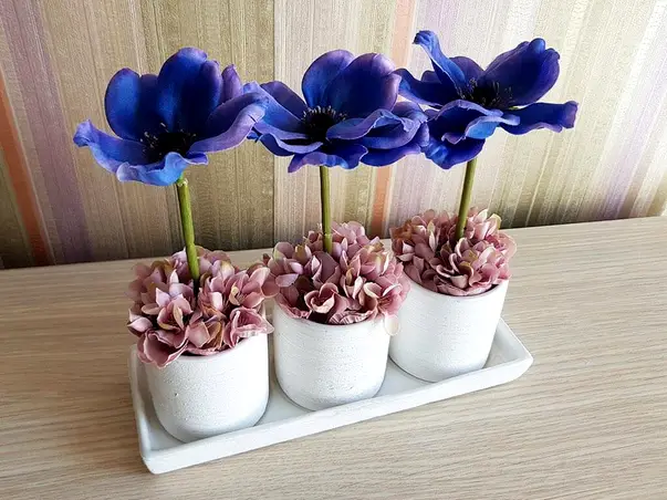 decoratiune flori artificiale albastre