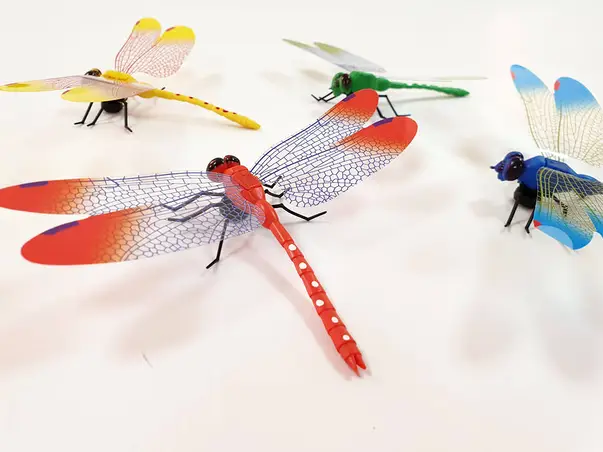 decoratiune libelula 3d