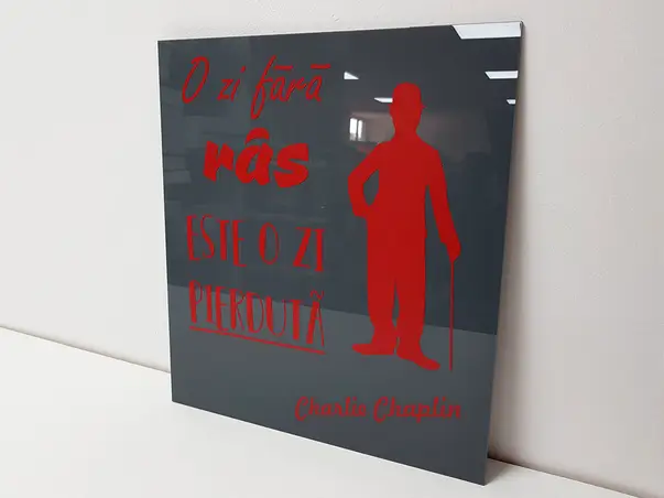 decoratiune mesaj motivational fericire