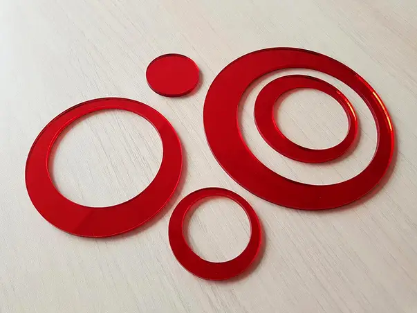 decoratiune oglinda rosie