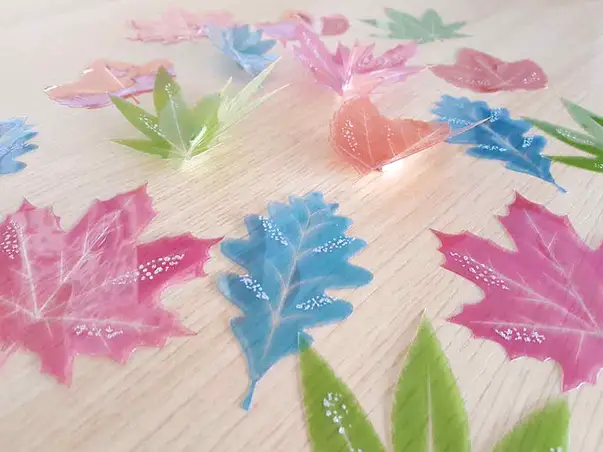 decoratiune perete 3D frunze colorate