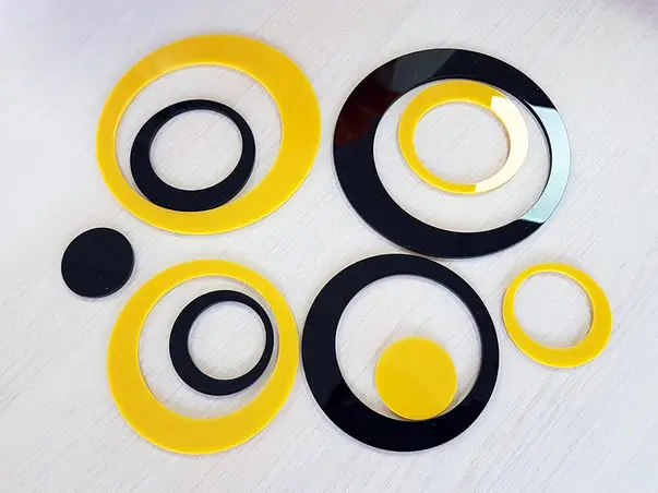 decoratiune perete cercuri colorate Duo Retro