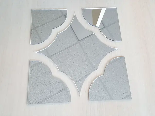 decoratiune perete din oglinda acrilica