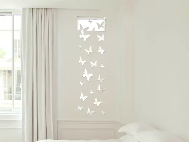 decoratiune perete perdea fluturi