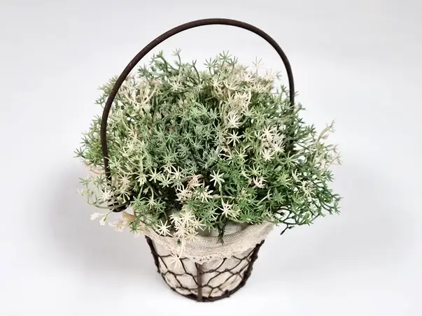 decoratiune vintage cu plante artificiale
