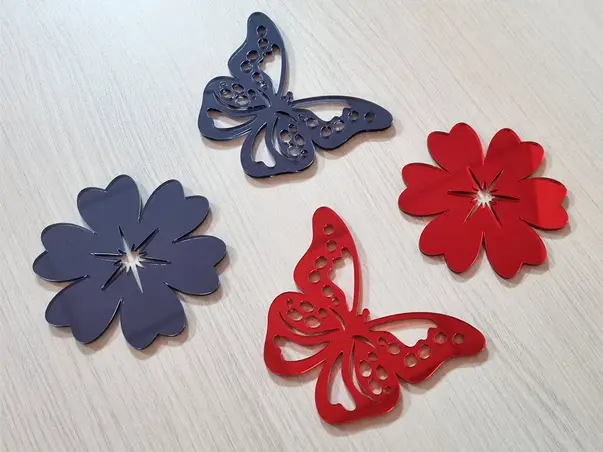 decoratiuni flori si fluturi din oglinda acrilica