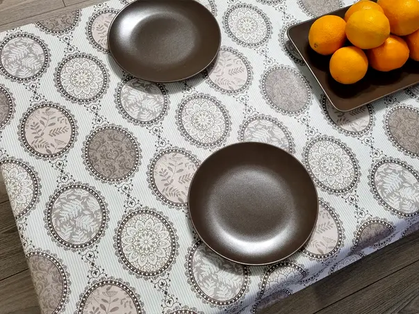 fata de masa bucatarie in stil vintage