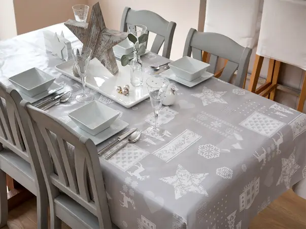 fata de masa gri pentru craciun