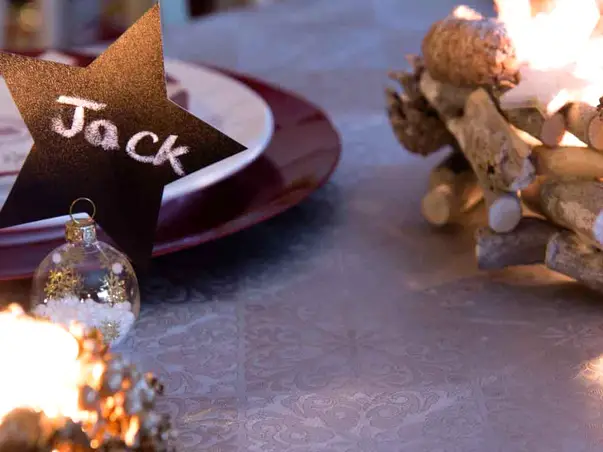 fata de masa impermeabila argintie glory