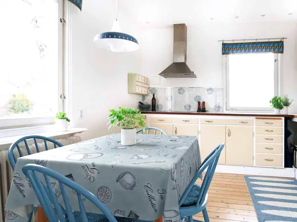 fata de masa impermeabila teahouse