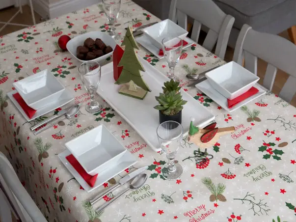 fata de masa model de craciun