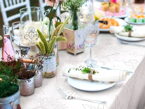 fata de masa rotunda impermeabila palmas