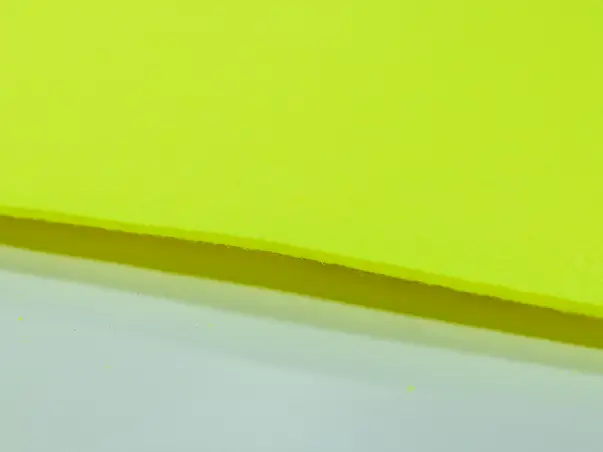fetru la metru pasla galben fosforescent cu grosime de 3 mm cu la imea de 100cm 2