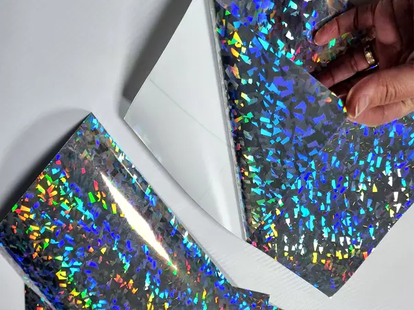 folie argintie holograma