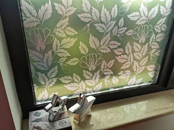 folie geam autoadeziva folina verde cu model floral 100 cm latime