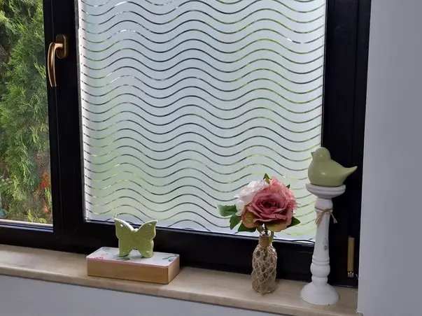 folie geam cu dungi sablate