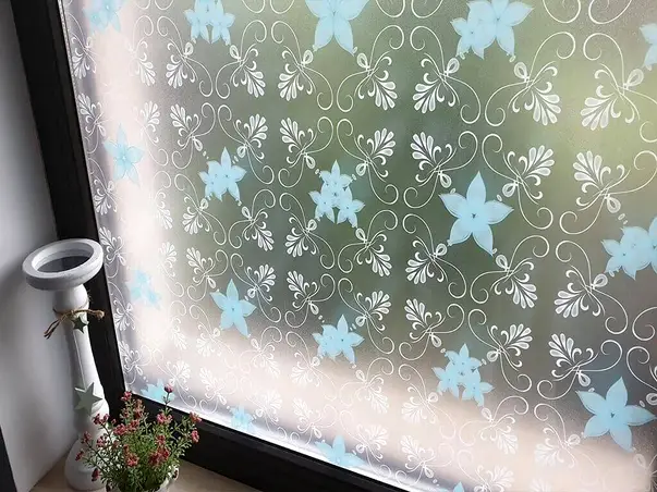 folie geam decorativa autoadeziva flori albastre