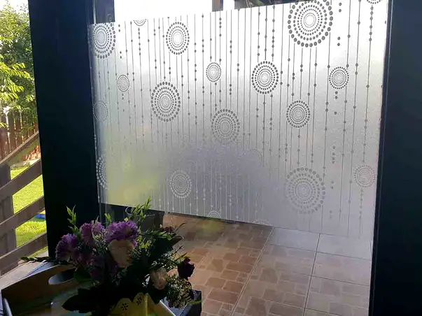 folie geam decorativa autoadeziva siraguri folina