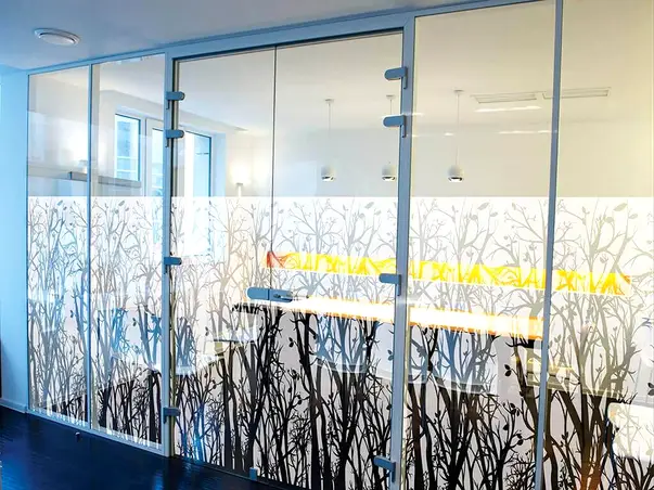 folie geam decorativa crengi