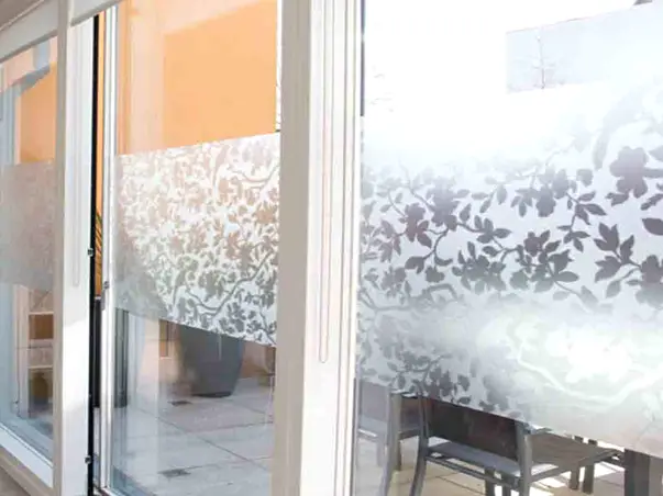 folie geam decorativa motive de primavara